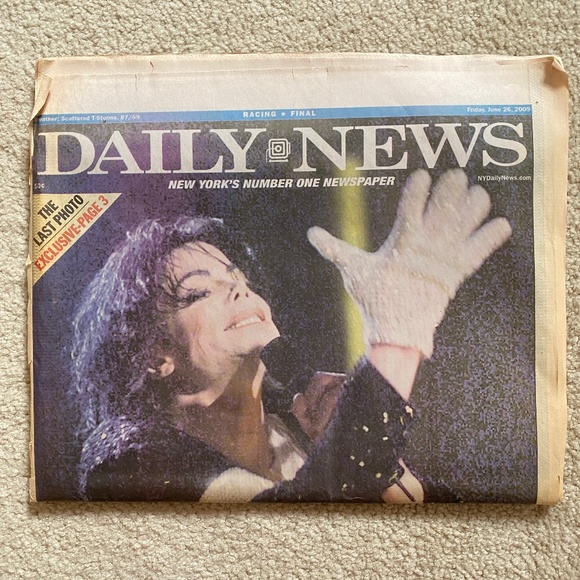 Two NY Daily Newspapers I Coverage of deaths of Michael Jackson & Farrah Fawcett - Picture 2 of 11